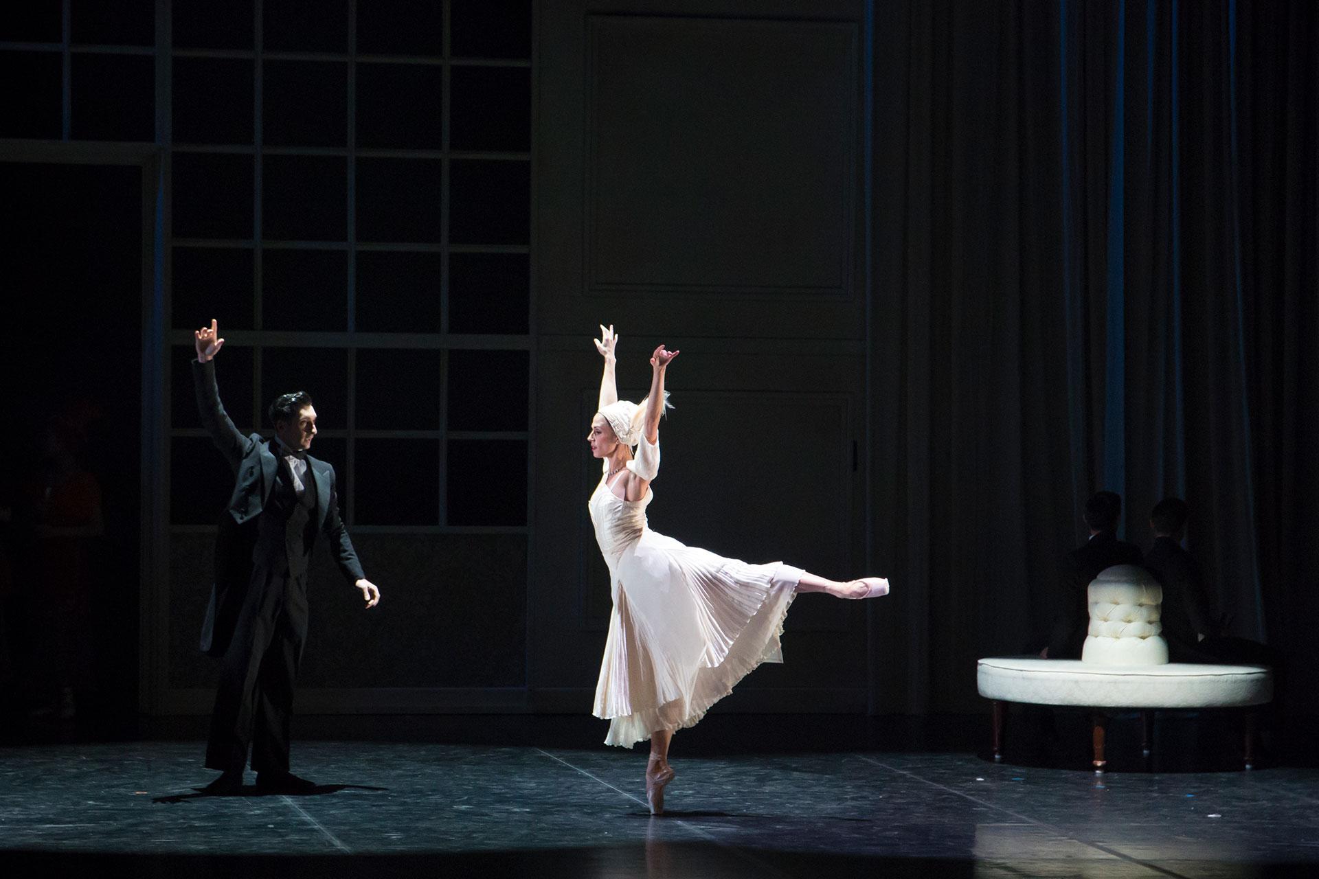 Swan Lake, production, 2016, Giuliani Contadini and Martha Leebolt, Simon and Odilia, photo Lauren Godfrey The emotionally frustrated Odilia confides in Anthony's best-friend, Simon