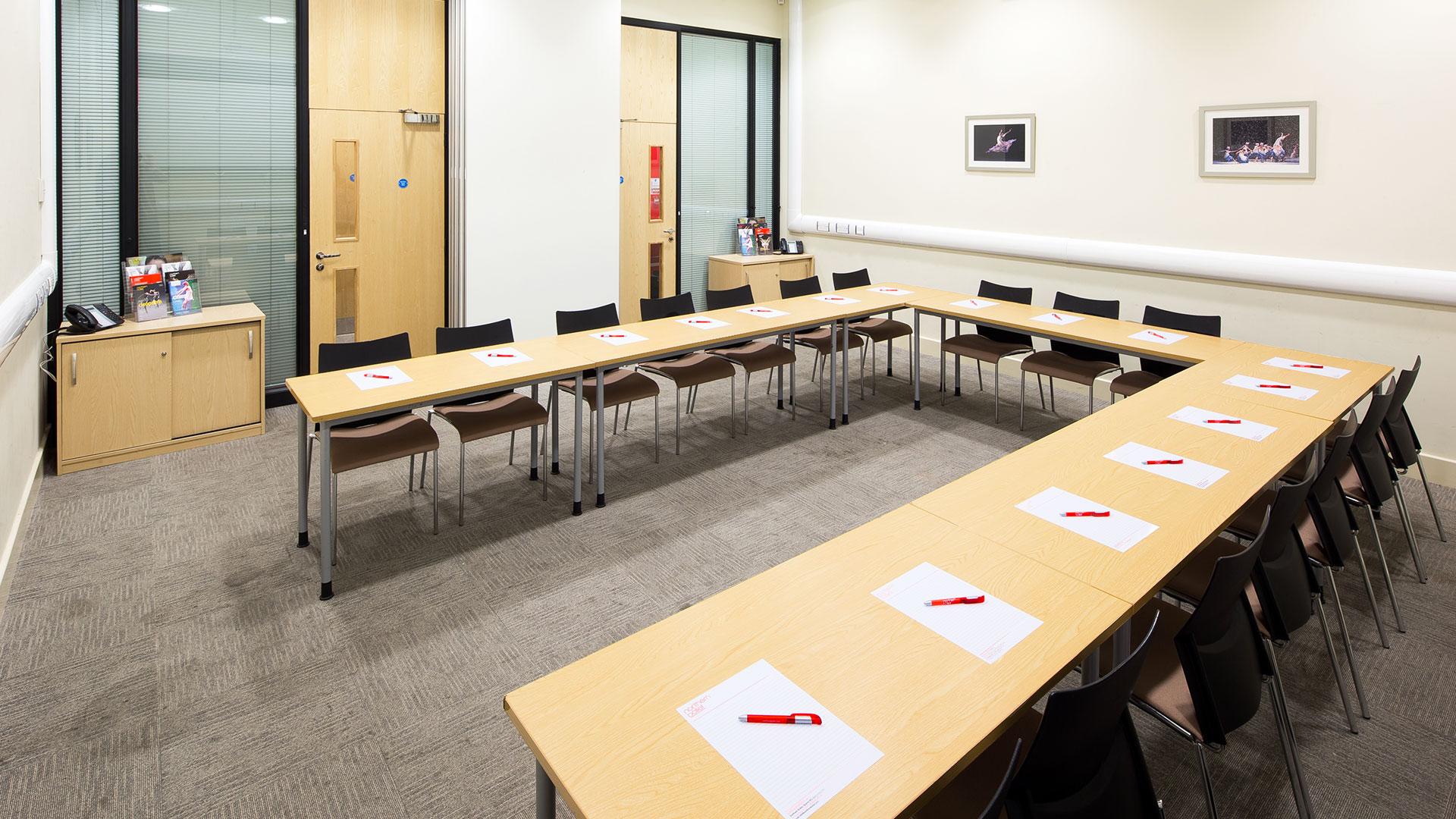 Meeting room with horseshoe seating