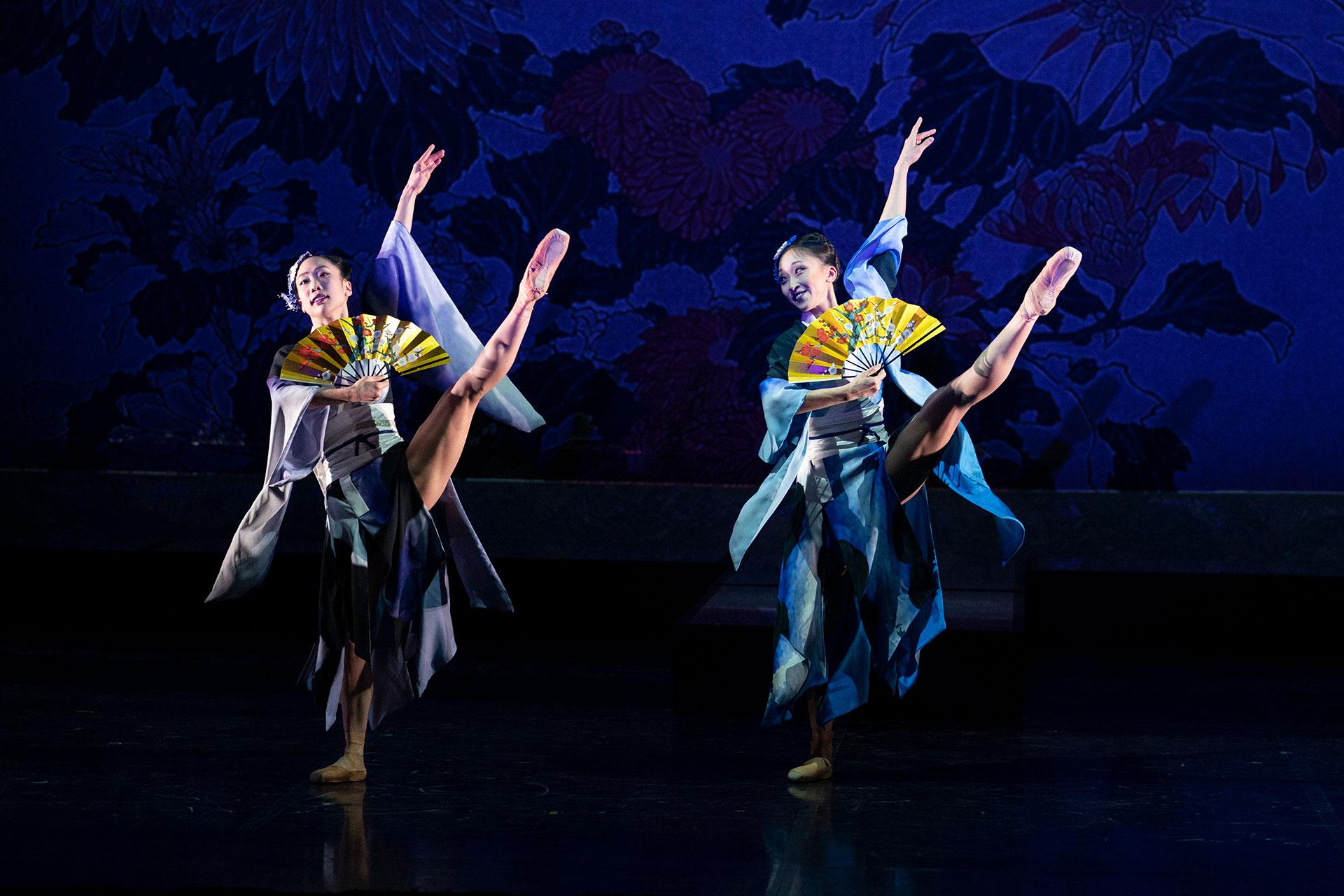 Geisha. production, 2020, Sarah Chun as Aiko and Minju Kang as Okichi, photo Emma Kauldhar Aiko and Okichi practise the fan dance