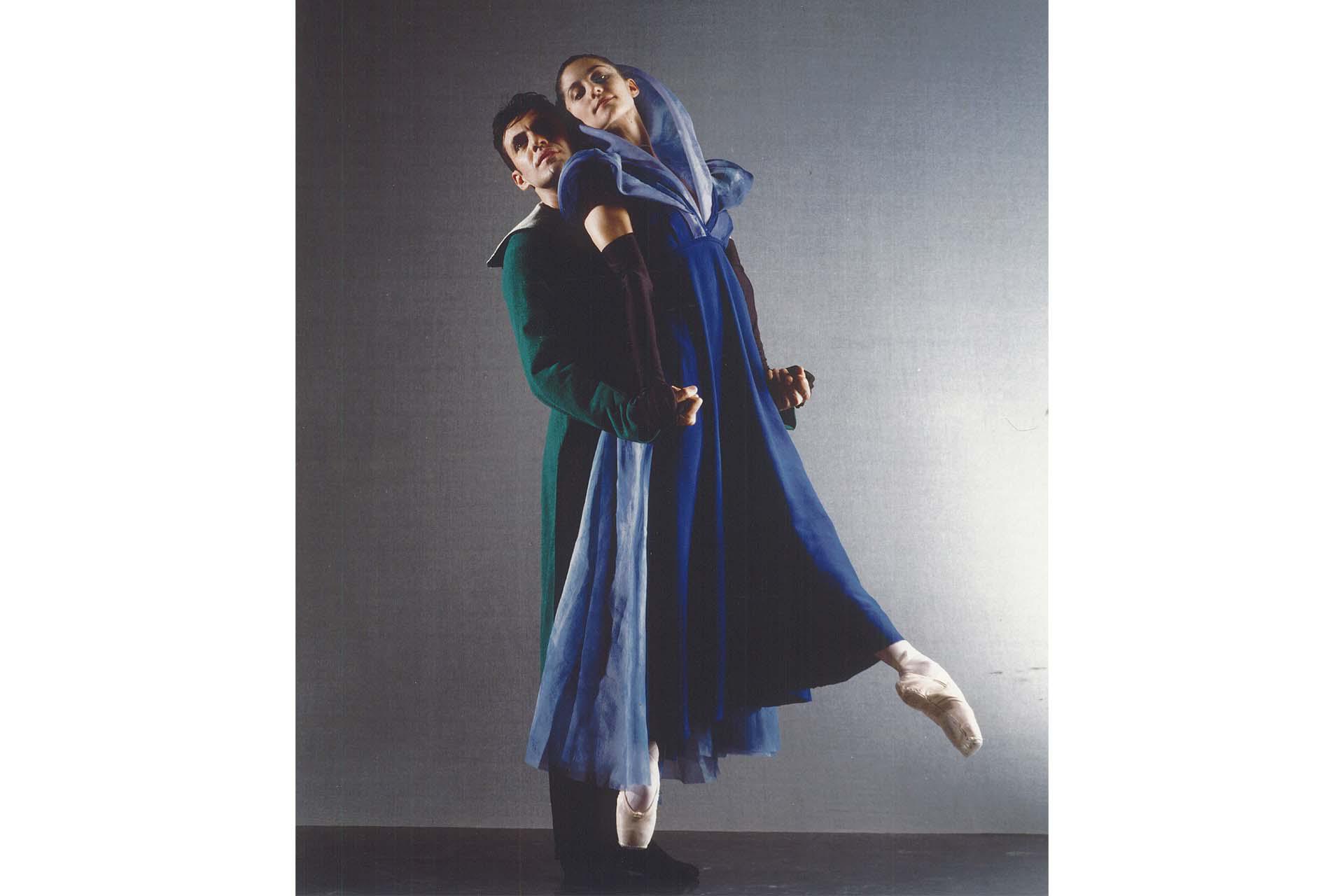 Charlotte Talbot and Daniel de Andrade as Estrella and Pip