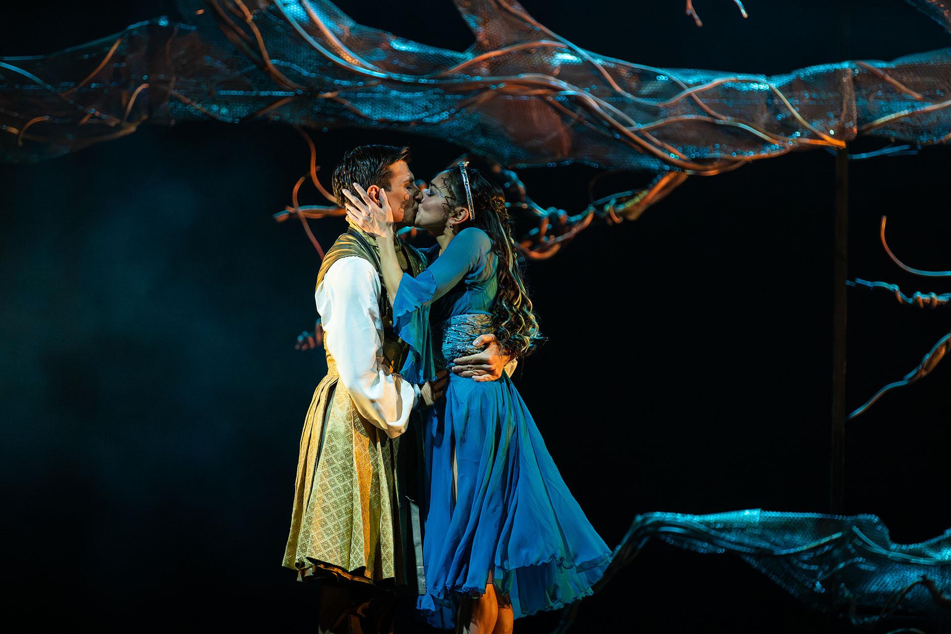 Two lovers passionately kiss each other