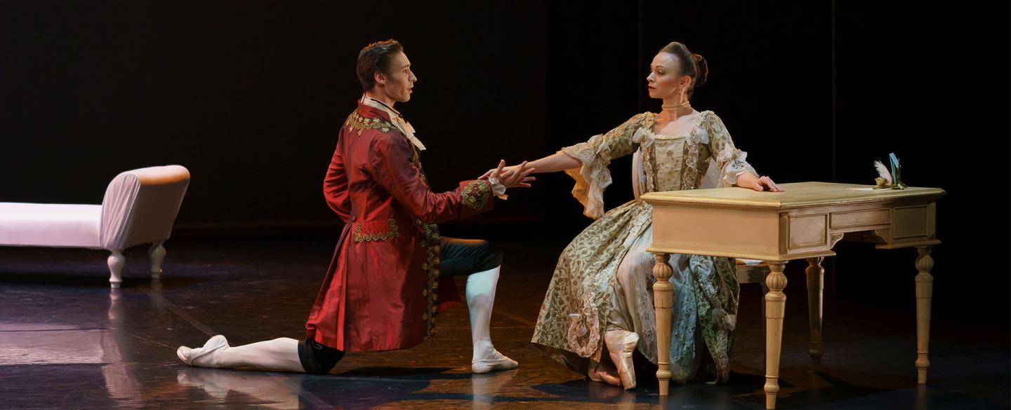 Abigail Prudames as the Marquise and Joseph Taylor as Valmont in Dangerous Liaisons. Photo Emma Kauldhar