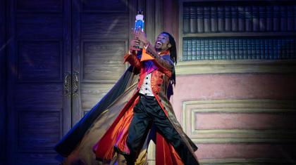 https://northernballet.com/sites/default/files/styles/staff_card_med/public/2020-02/the_nutcracker.production.2018.mlindi_kulashe.uncle_drosselmeyer.1.photo_emma_kauldhar.jpg?h=6ae09e99&itok=Dfy7EbZM